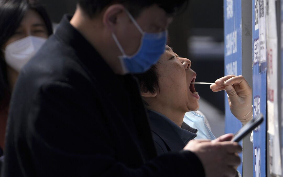 COVID outbreak ‘extremely grim’ as Shanghai extends lockdown