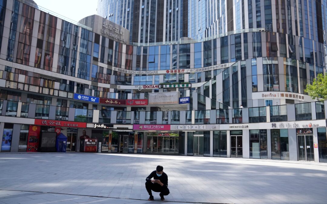 Shanghai COVID outbreak shows signs of waning as cases fall