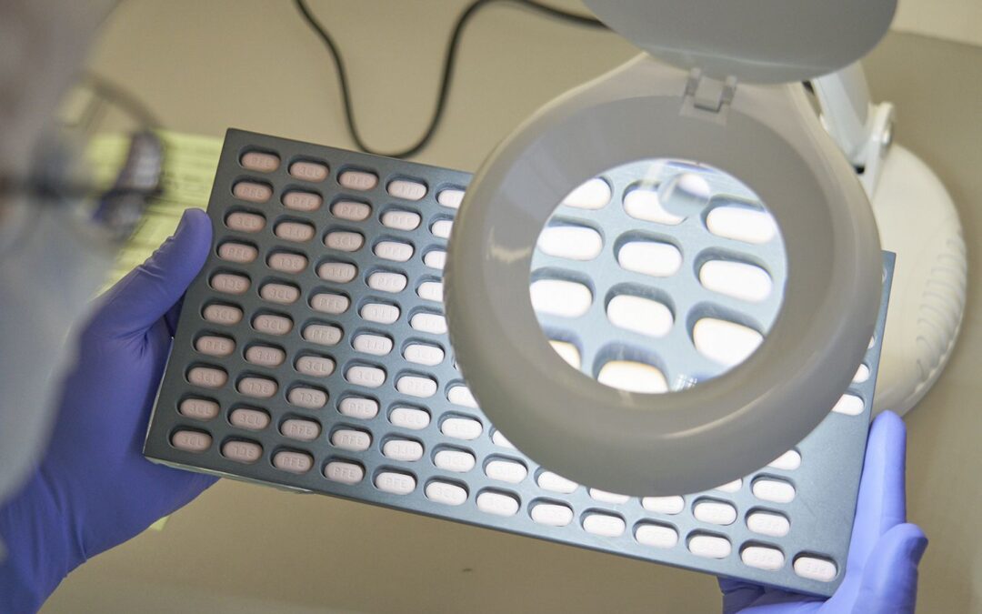WHO calls on Pfizer to make its COVID pill more available