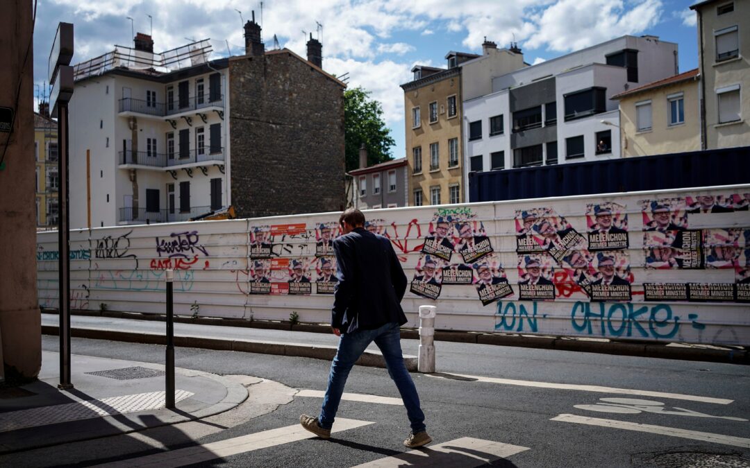 French medics protest hospital crisis, deepened by COVID